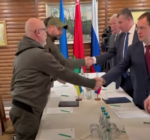 Переговоры России и Украины: стороны договорились о гуманитарных коридорах