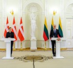 Президент Литвы: необходимо отключить ЛЭП от России раньше 2025 года (дополнено)