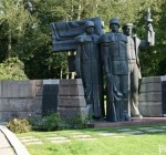 Повреждена памятная звезда мемориала советским воинам в Клайпеде