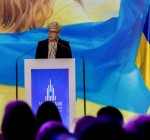 Премьер Литвы в Варшаве на вручении награды украинскому народу: Украина непобедима
