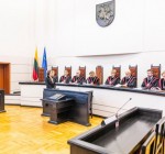 Депутаты обратились в КС Литвы по поводу написания нелитовских фамилий