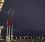 По всей Турции приспущены государственные флаги