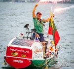Ауримас Валуявичюс в одиночку переплыл Атлантический океан на одноместной лодке (видео)
