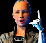 Роботы с искусственным интеллектом на конференции ООН: мы могли бы управлять миром