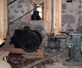 6. Тут мололи зерно, обрабатывали металл и древесину. 6