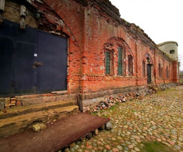 5. Кайзеровские войска взяли город-крепость за десять дней. Нельзя сказать, что без боя. Первые атаки успешно отбивались. 5