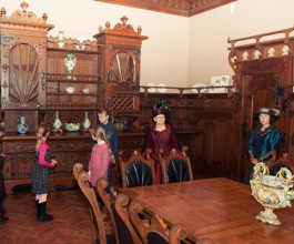 2. Внутри усадьбы сегодня действует краеведческий музей. 3