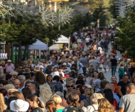 3. До карантина жизнь здесь кипела, а пешеходный бульвар – лучшее место для начала знакомства с городом. 3