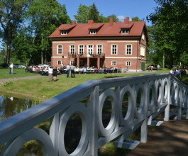 6. А Даутарайскую усадьбу как раз отреставрировали. Сегодня здесь проходят концерты классической и народной музыки, фестивали и много чего ещё.  6