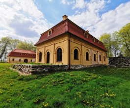 2. Тут жил и правил великий князь Сигизмунд I (Старый), гетман ВКЛ Николай Радзивилл Рыжий, потомки смоленского епископа Тизенгаузена, Тышкевичи… 2