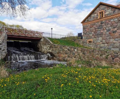 1. Водяная мельница поместья Любавас. В 2012 году общеевропейская федерация ассоциаций Europa Nostra признала усадьбу лучшим образцом сохранения европейского культурного наследия. 1