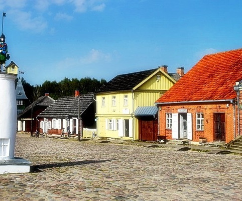 1.	Это самый большой этнографический музей под открытым небом, Музей народного быта в Румшишкес. Фото http://www.llbm.lt/  1