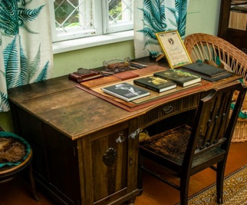 1.	Усадьба выдающегося учёного, академика, зоолога, профессора Тадаса Иванаускаса. Внутри музей.  1