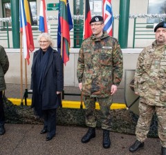 Министр обороны Германии в Литве: у России нет никакого права указывать НАТО