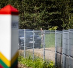 Литовские пограничники развернули на границе с Беларусью 20 нелегальных мигрантов