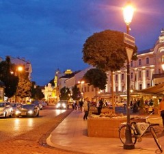 Освещение на улицах и в общественных местах столицы Литвы приглушено