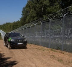 Правительство: ЧП останется на границе, но будет ограничен пропуск россиян