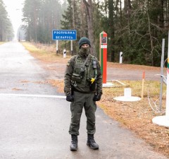 Литовские пограничники развернули на границе с Беларусью 108 мигрантов