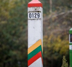 На границе Литвы с Беларусью за сутки развернули 100 нелегальных мигрантов