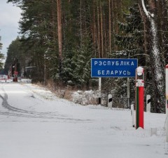 На границе Литвы с Беларусью пограничники развернули 19 мигрантов