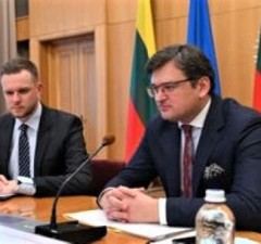 Главы МИД Литвы и Украины обсудили дальнейшие санкции и спецтрибунал по России