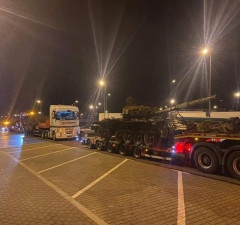 В Вильнюсе перед Кафедральной площадью - российский танк, подбитый ВСУ