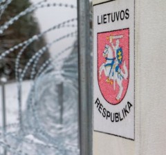 На границе Литвы с Беларусью развернули четырех нелегальных мигрантов