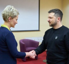 Генпрокурор Литвы Н. Грунскене встретилась с президентом Украины В. Зеленским на международной конференции