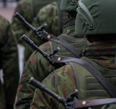 Чрезвычайное положение на границе Литвы с Россией и Беларусью продлено до 2 мая