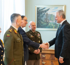Президент Литвы: мы гордимся тем, что являемся членами сильнейшего в мире военного альянса