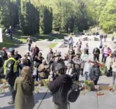 9 мая полиция Литвы дежурит на кладбищах советских солдат, запрещенная символика у посетителей будет изыматься