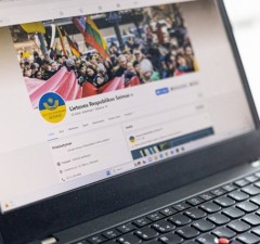 Комиссия призывает ведомства Литвы не использовать украинскую символику в профилях в Facebook (дополнено)