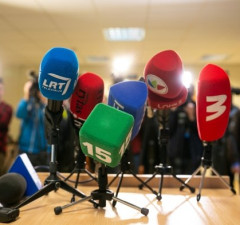 Сейм Литвы утвердил реформу госслужбы: изменится порядок начисления зарплаты
