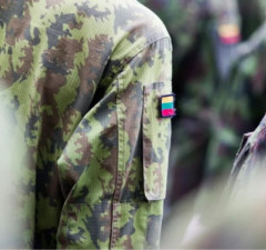 Во время пожара в казарме в Рукле возможно отравились дымом 5 военных