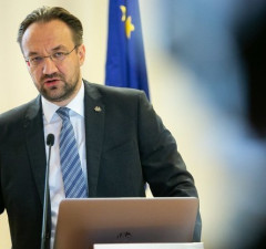 Председатель правления Банка Литвы Г. Шимкус: повышение процентных ставок - подходящий способ обуздания инфляции