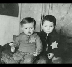 В Шяуляй почтили память сотен детей, погибших во время Холокоста