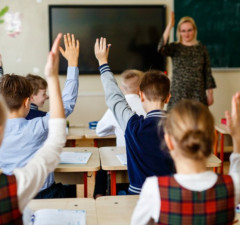 Просто нажми на кнопку