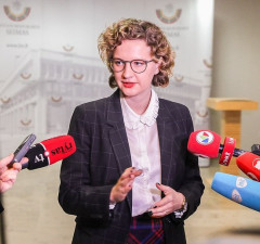 А. Армонайте: партнеры по коалиции будут искать поддержку для принятия закона О гражданском союзе