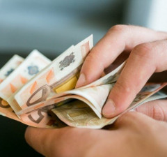 Работать и получать пособие?