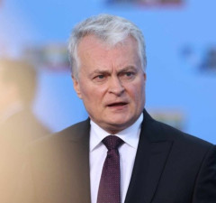 Г. Ландсбергис предупреждает о российской угрозе, а Г. Науседа призывает "сесть и успокоиться"