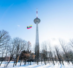В декабре Вильнюсская телебашня будет освещена в цвета северного сияния