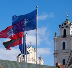 По случаю 20-летия членства Литвы в НАТО пройдут мероприятия, на телебашне, будет поднят флаг НАТО