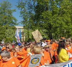 В Вильнюсе около тысячи представителей профсоюзов требуют снижения ограничений на акции протеста