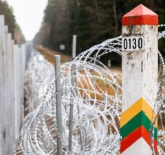 СОГГЛ: на границе Литвы с Беларусью развернули трех нелегальных мигрантов