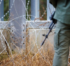 СОГГЛ: на границе Литвы с Беларусью пограничники развернули 22 нелегальных мигрантов