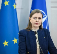 Министр Довиле Шакалене сдержанно реагирует на беседу президентов США и России