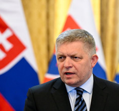 Литва закрывает воздушное пространство для летящих 9 мая в Москву глав Сербии и Словакии