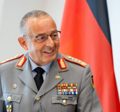 Главком армии ФРГ: остальные военные бригады прибудут, как будет готова инфраструктура