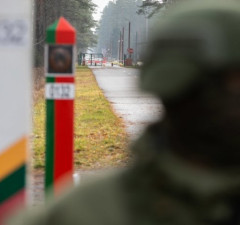 СОГГЛ: на границе Литвы с Беларусью пограничники развернули 19 нелегальных мигрантов