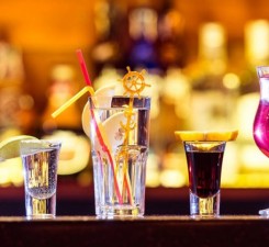 «Алкоголь вреден в любых дозах»: в Канаде новые (намного более строгие) рекомендации вызвали дебаты